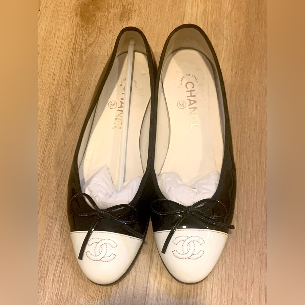 CHANEL flats 7.5